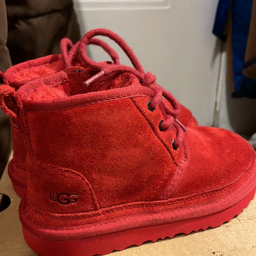 Uggs - Picture 3 of 4